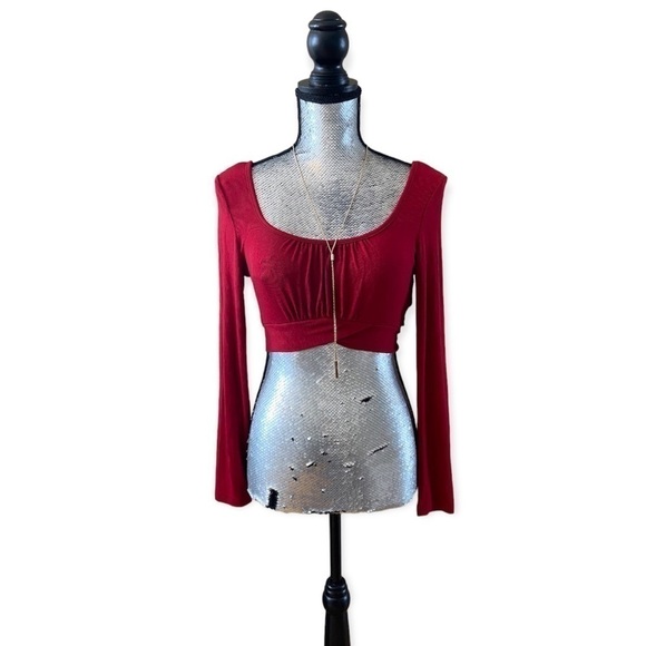 ⭐️2 FOR $20⭐️ HALARA Square Neck Plicated Crossover Hem Long Sleeve Top in red - Picture 1 of 6